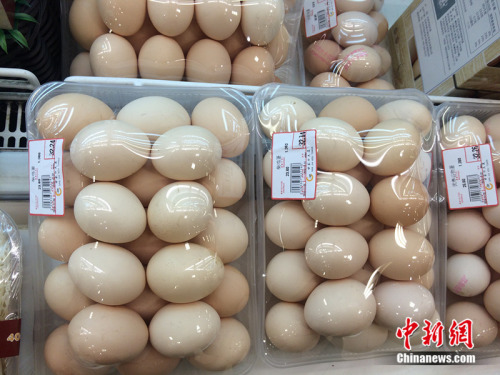 北京某大型超市銷售的雞蛋,。<a target='_blank' href='http://www.chinanews.com/' >中新網(wǎng)</a> 邱宇 攝