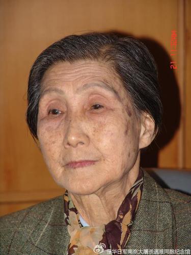 [又一位南京大屠殺幸存者去世 為不應(yīng)沉沒(méi)的真相轉(zhuǎn)發(fā),！]據(jù)@侵華日軍南京大屠殺遇難同胞紀(jì)念館10日晚,，任靜萍老人靜靜地走了,。當(dāng)年南京淪陷后,，她被日軍的炮彈炸傷,，尾骨受傷，父親下落不明…隨著任奶奶的去世，登記在冊(cè)的南京大屠殺幸存者僅剩下111位。他們,，每一個(gè)都是鐵證！轉(zhuǎn)發(fā),，讓真相永不沉沒(méi),！