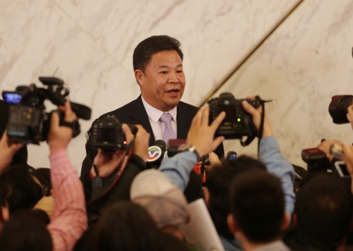呂新華答記者問