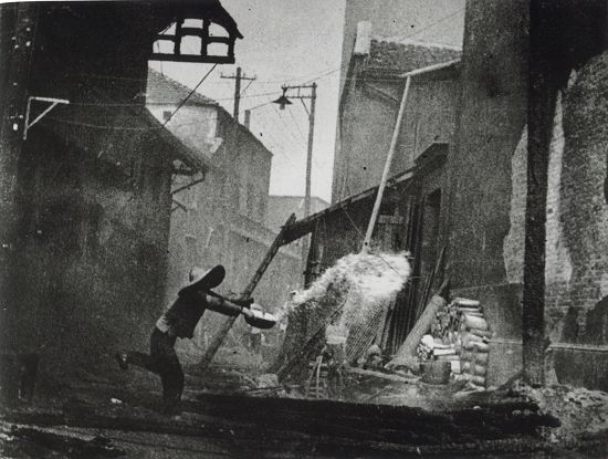 1938年7-9月間,漢口,,一次日軍的空襲之后,。