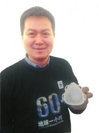 侯琰霖和他的“幼童防霾口罩”雛形,。