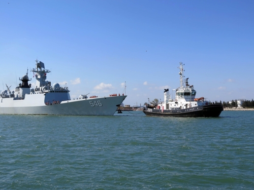 5月5日,，在突尼斯拉古萊特港,，中國海軍第十六批護(hù)航編隊(duì)靠港。