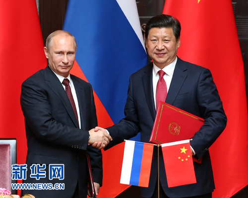 5月20日,，國家主席習近平在上海同俄羅斯總統(tǒng)普京舉行會談,。這是會談后,，兩國元首共同簽署《中華人民共和國與俄羅斯聯(lián)邦關于全面戰(zhàn)略協(xié)作伙伴關系新階段的聯(lián)合聲明》,?！　⌒氯A社記者 龐興雷 攝