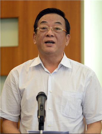 02全國政協(xié)經(jīng)濟(jì)委員會(huì)副主任,，中共甘肅省委原常委,、副省長石軍_副本
