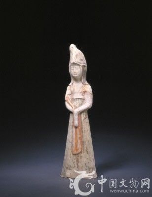 陶彩繪女俑,,唐,高30.5cm,,寬8.5cm,。 陶彩繪女俑,,唐,,高30.5cm,寬8.5cm,。