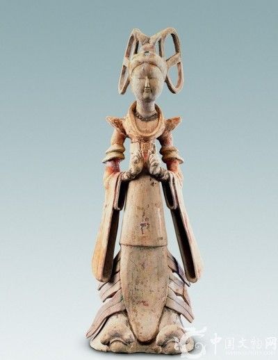 唐,,彩繪雙環(huán)望仙髻女舞俑 唐,,彩繪雙環(huán)望仙髻女舞俑