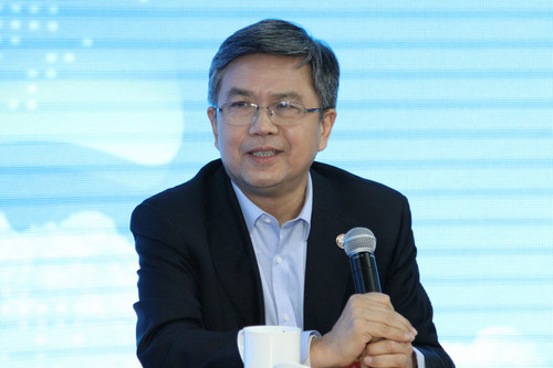 全國(guó)人大代表,、南開(kāi)大學(xué)校長(zhǎng)龔克做客中國(guó)青年網(wǎng)“兩會(huì)大家談”,。中國(guó)青年網(wǎng)記者李延兵 攝
