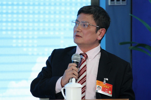 全國(guó)人大代表,、貴州大學(xué)校長(zhǎng)做客中國(guó)青年網(wǎng)“兩會(huì)大家談”中國(guó)青年網(wǎng)記者李延兵 攝