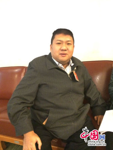 全國政協(xié)委員,、中國人民解放軍軍事科學(xué)院戰(zhàn)爭理論和戰(zhàn)略研究部副部長毛新宇