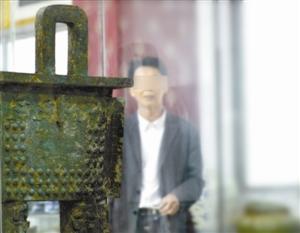 洪大超和他收藏的青銅器