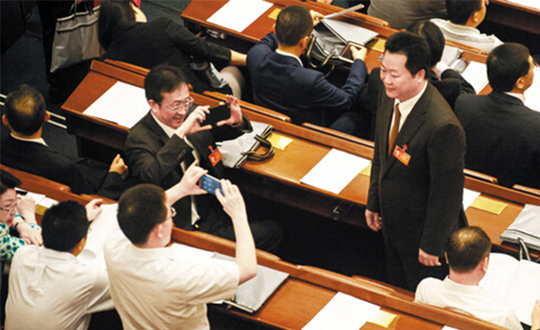 深圳政協(xié)六屆一次會議:有委員炮轟一些提案沒水平