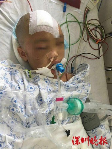 因偷拿家中錢，深圳羅湖桂園7歲女童莉莉（化名）被母親毆打，送醫(yī)時瞳孔放大,、呈昏迷狀態(tài)。經(jīng)過緊急搶救,，莉莉存活希望比較大，但仍處于昏迷狀態(tài),，目前正在重癥監(jiān)護室,。羅湖警方表示，其母已經(jīng)被控制