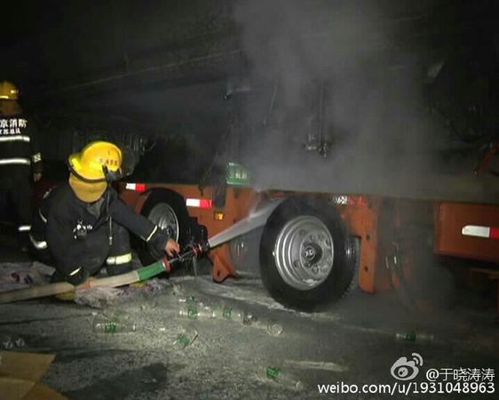南京地鐵車頭運(yùn)送中被燒 損失數(shù)百萬(wàn)3