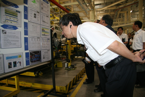 2009年，蔡國雄委員考察北京亦莊開發(fā)區(qū)建設(shè)情況,。