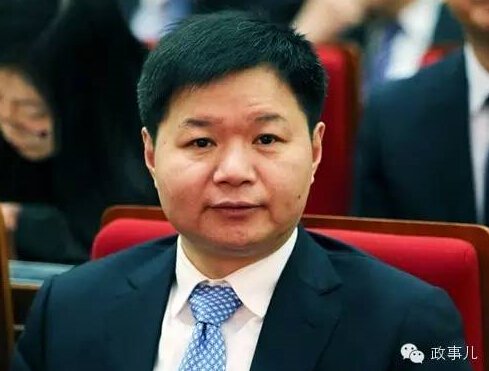 安路生出生于1965年，他的仕途經(jīng)歷與“鐵路”和“上?！眱蓚€詞緊密相關(guān),。在任職“聯(lián)合黨委書記”前，任原閘北區(qū)委書記,、區(qū)長黨政雙重“一把手”,，再之前所有的職業(yè)履歷都與鐵路有關(guān)，在鐵路系統(tǒng)的多個職位中相互切換,。
