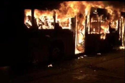 寧夏銀川公交車通體起火,。圖片來(lái)自網(wǎng)絡(luò)
