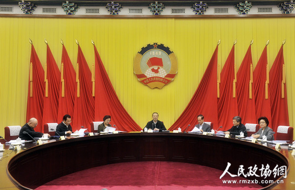 1一月十九日,，政協(xié)第十二屆全國委員會第三十九次主席會議在北京主持召開。全國政協(xié)副主席杜青林主持會議,。 本報記者姜貴東攝