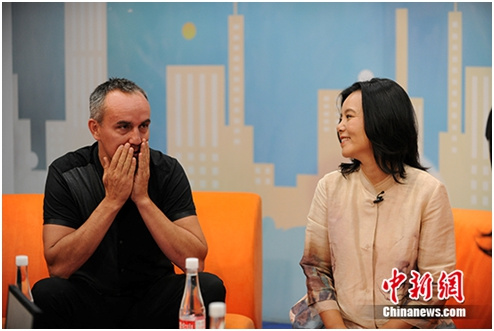 資料圖：2015年龔琳娜,、老鑼做客<a target='_blank' href='http://www.chinanews.com/' >中新網(wǎng)</a>視頻訪談,。<a target='_blank' href='http://www.chinanews.com/' >中新網(wǎng)</a>記者 李卿 攝