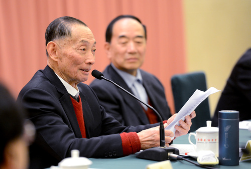 全國政協(xié)京昆室成立30年座談會現(xiàn)場全國政協(xié)委員,、京昆室副主任梅葆玖委員發(fā)言 (1)