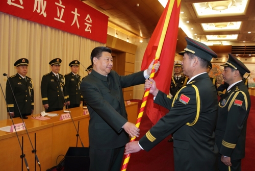 這是習(xí)近平將軍旗授予西部戰(zhàn)區(qū)司令員趙宗岐、政治委員朱福熙,。