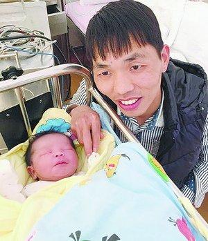 孿生兄弟同天結(jié)婚同天得子 娶同家醫(yī)院護士為妻