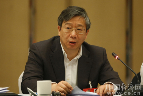 全國政協(xié)委員、中國人民銀行副行長易綱,。(記者 周琳 攝)