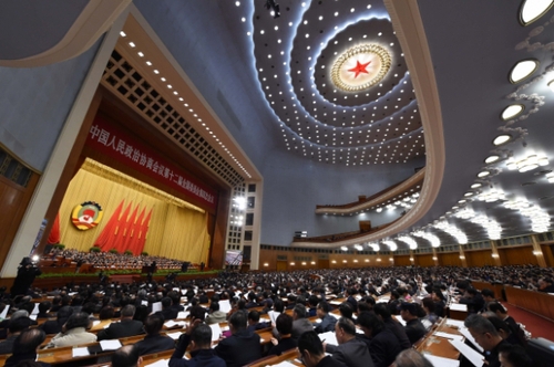 新華社照片,，北京,，2016年3月10日 
    全國政協(xié)十二屆四次會議舉行第二次全體會議 
    3月10日,，全國政協(xié)十二屆四次會議在北京人民大會堂舉行第二次全體會議,。
    新華社記者 楊宗友 攝