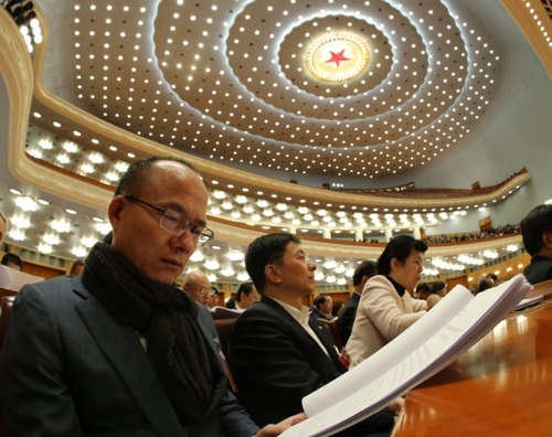 新華社照片,，北京,，2016年3月10日     
    全國政協(xié)十二屆四次會議舉行第二次全體會議
    3月10日,，全國政協(xié)十二屆四次會議在北京人民大會堂舉行第二次全體會議,。    
    新華社記者陳建力攝
