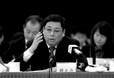 全國(guó)人大代表敬大力在北京團(tuán)第八次全體會(huì)議上發(fā)言。京華時(shí)報(bào)記者張斌攝