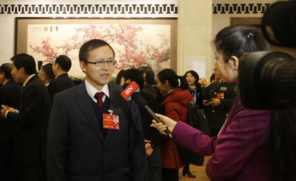兩會(huì)期間,，李健委員接受媒體采訪