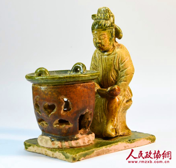 唐三彩“陸羽煮茶圖”,，河南鞏義出土,。