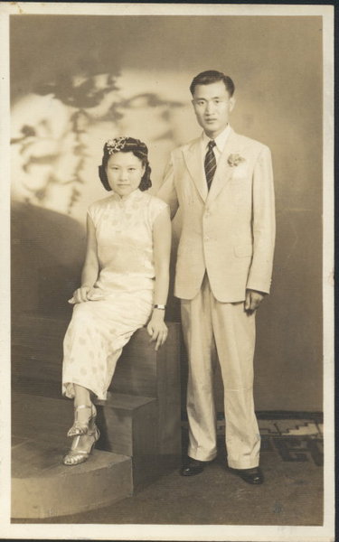1941年7月,，葛庭燧與何怡貞在上海結(jié)婚時的合影,。