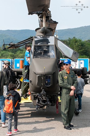 眼鏡蛇武裝直升機(jī)的多管機(jī)炮,，