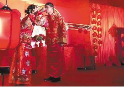 一天時(shí)間,，“八抬大轎”引發(fā)近10萬(wàn)點(diǎn)擊
