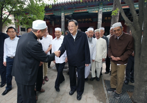 5月22日至24日,，中共中央政治局常委,、全國(guó)政協(xié)主席俞正聲在河南調(diào)研。這是5月23日,，俞正聲在鄭州北大清真寺了解宗教活動(dòng)開展情況,。