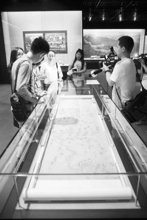 天津博物館鎮(zhèn)館之寶之一《清乾隆漕運(yùn)圖》,。