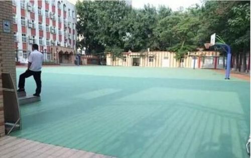 北京市第二實(shí)驗(yàn)小學(xué)白云路分校操場(chǎng),。