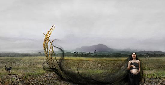 余依蘭,，《Kinabalu Series：Huminodun》，digital print on Kodak Endura paper，106.5×204.5 cm（佳士得提供）