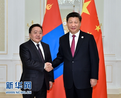 6月23日,，國(guó)家主席習(xí)近平在塔什干會(huì)見(jiàn)蒙古國(guó)總統(tǒng)額勒貝格道爾吉,。 新華社記者李濤攝
