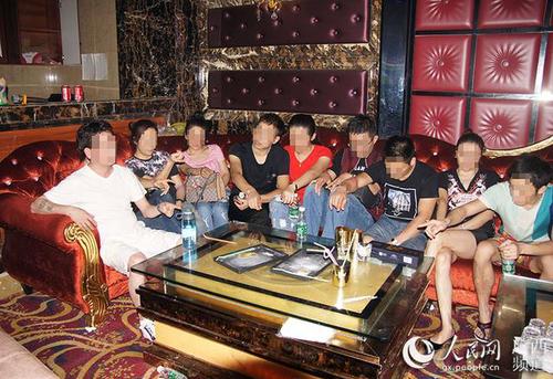 廣西39名男女被警方拘留 開(kāi)房看球還吸毒助興
