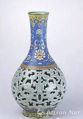 青釉鏤空粉彩描金夔鳳紋套瓶,，清乾隆,，高32.8cm，口徑7.2cm,，足徑11cm