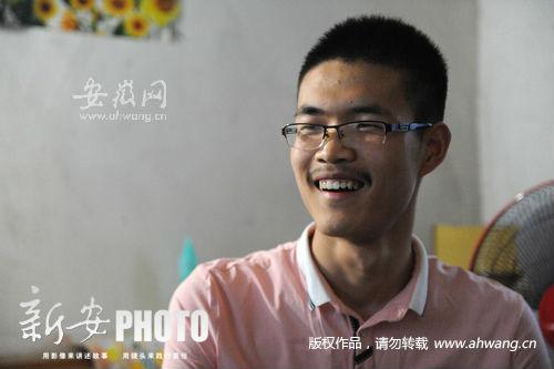 安徽腦癱男孩學(xué)習努力 高考超理科一本線84分