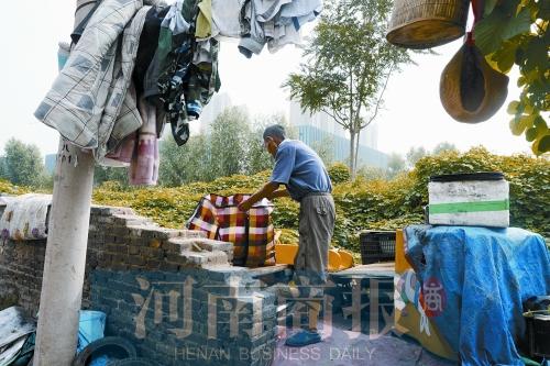 年過(guò)六旬老漢離家流浪 只因不讓女兒女婿鬧別扭
