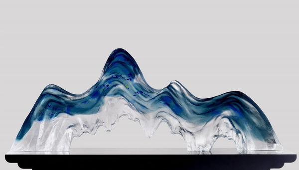 劉立宇,，《青未了》，80x30x8cm,，水晶玻璃鑄造,， 2013