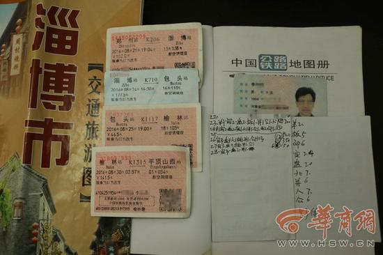8月29日,，榆林市公安局榆橫分局沙河口派出所將正在售賣假文物的李某某帶回派出所詢問，其使用的文物全部從地攤上購買得來,，自己做舊后在進行售賣,。通訊員 尹晨強