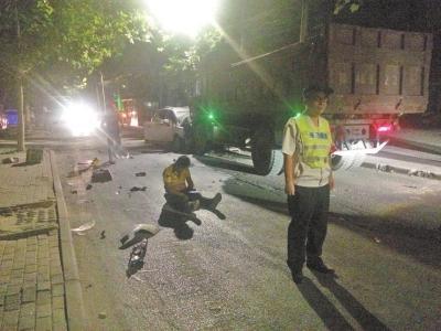 鄭州醉駕男子連撞兩車打罵交警 噴辣椒水也無濟于事