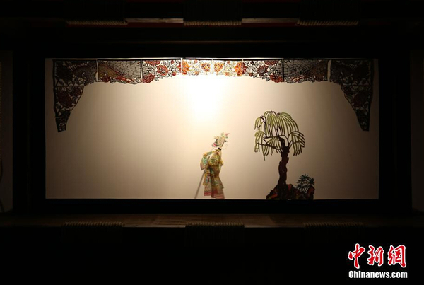 四川皮影表演,。 鐘欣 攝