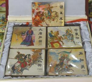 這 是80版的興唐傳小人書，因為存世很少,，品相又好,，現(xiàn)在大概要賣上萬元。