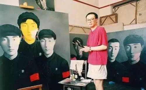 1994年,，張曉剛于重慶,，為圣保羅雙年展進行創(chuàng)作