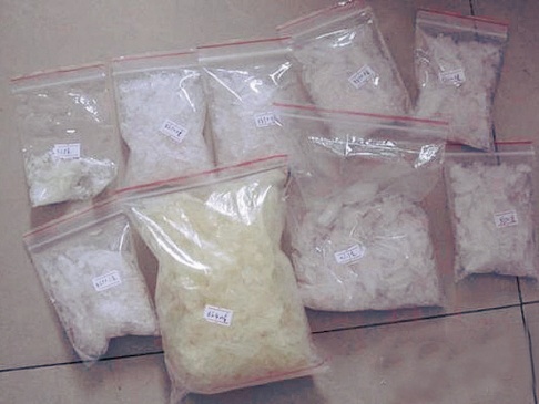 感謝朋友照顧買(mǎi)冰毒招待